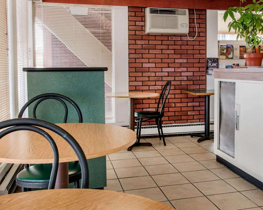 Econo Lodge Батъл Крийк Ресторант снимка